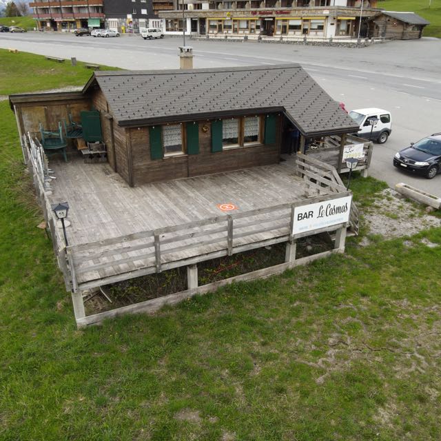 Extérieur du bar depuis un drone